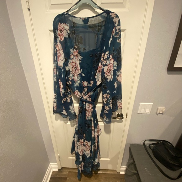 Fleetwood Floral Maxi Dress - Picture 2 of 7